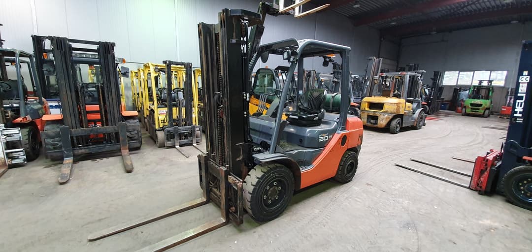 Toyota 02-8FGF30