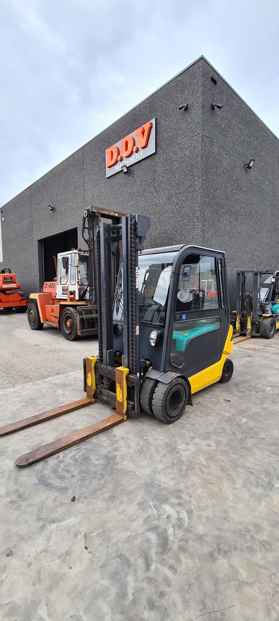 Komatsu FB30H-3R