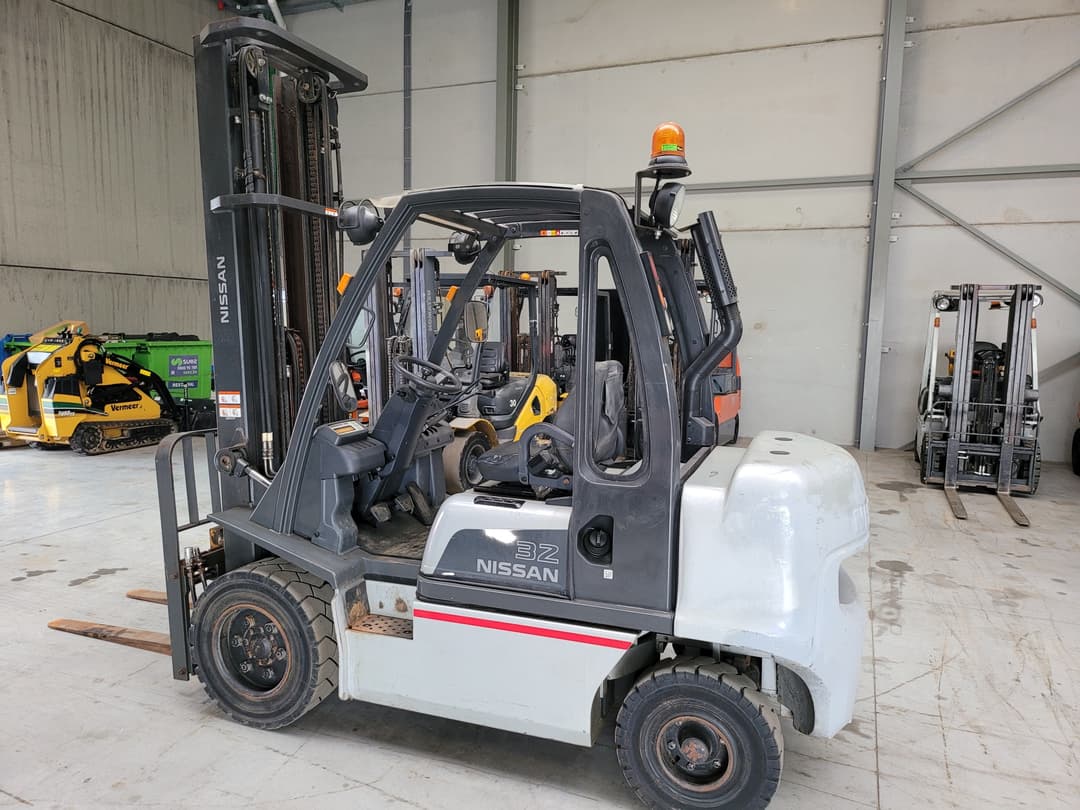 Nissan YG1D2A32Q