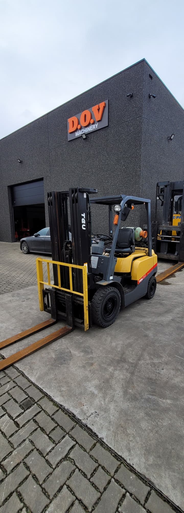 TEU FG20T