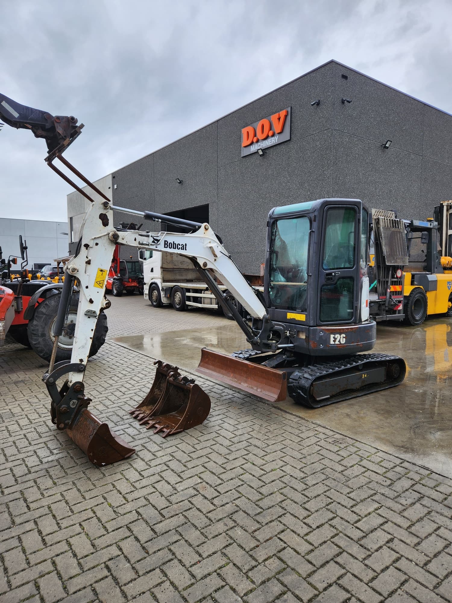 Bobcat E26