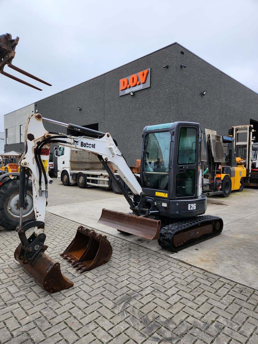Bobcat E26