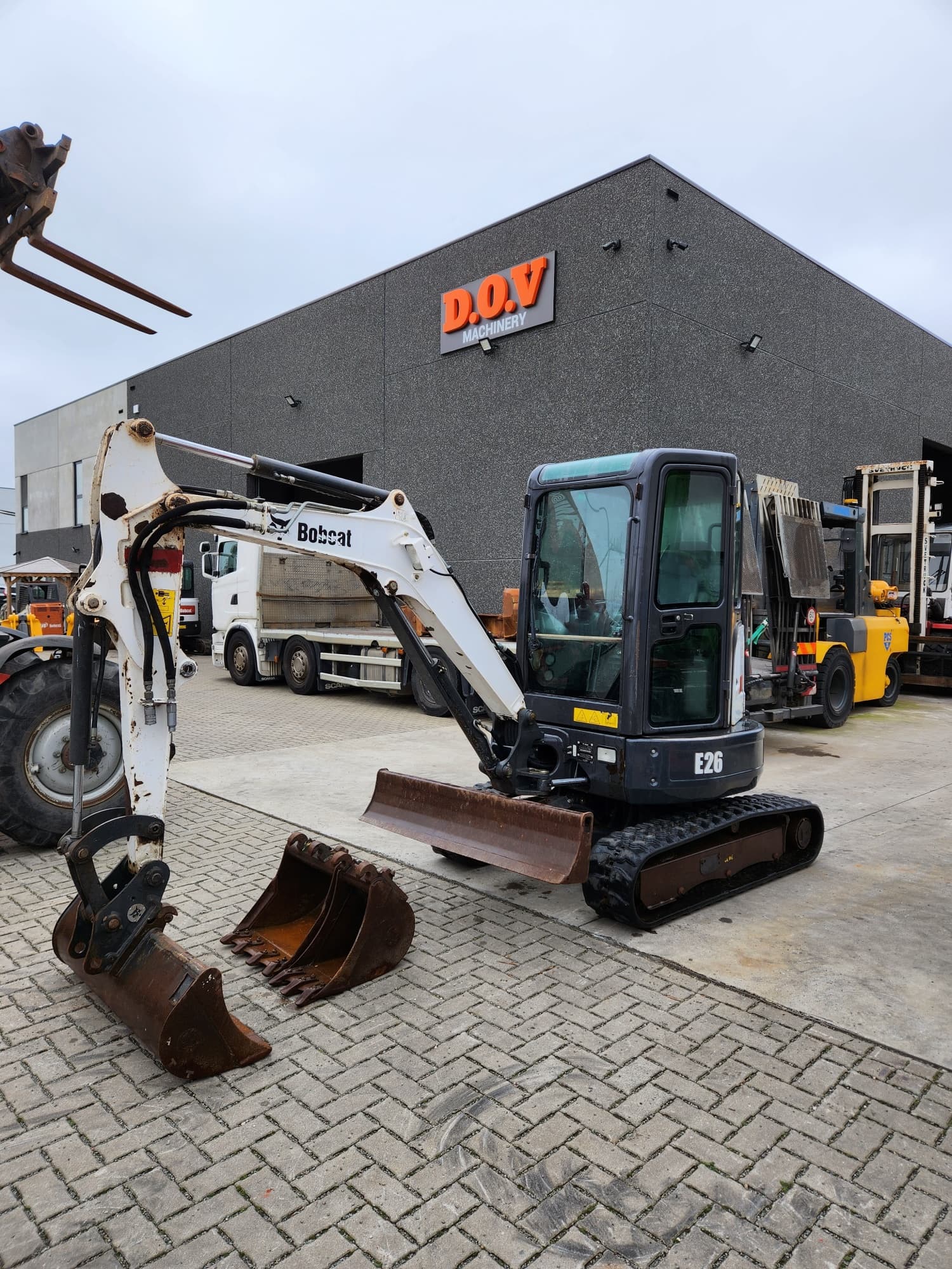 Bobcat E26
