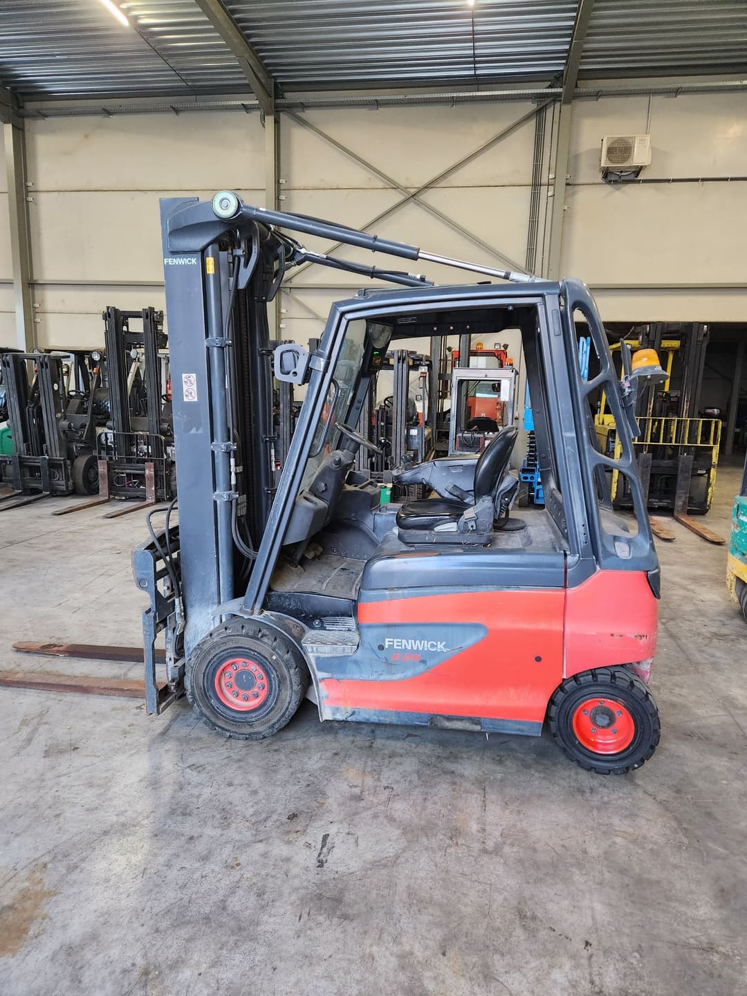 Linde E25-01