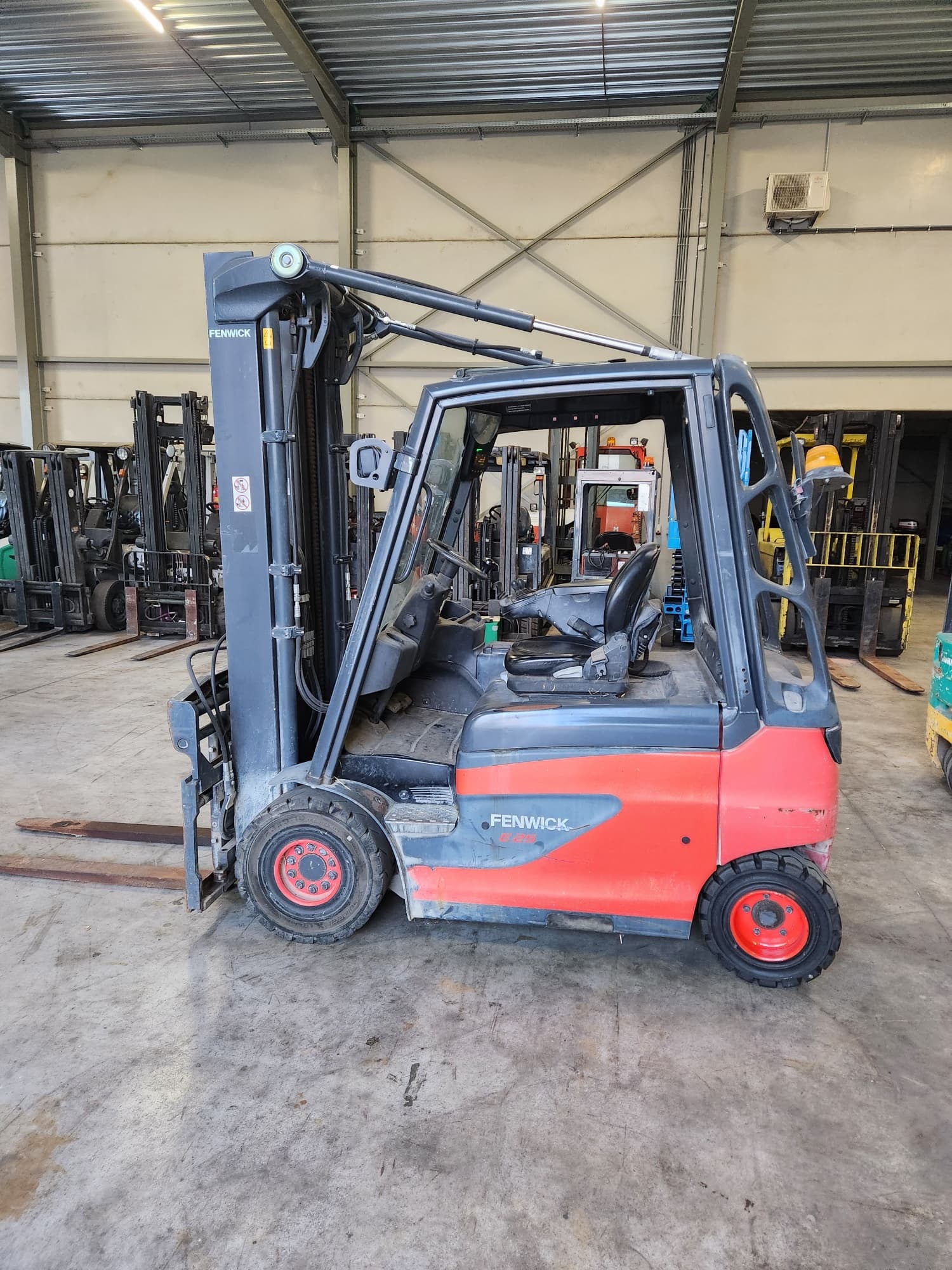 Linde E25-01
